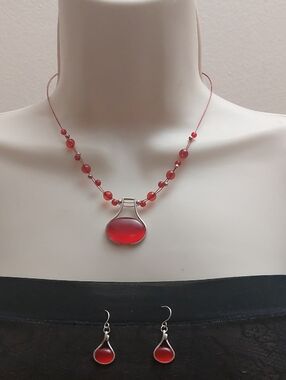 Lustrous Red Beaded Necklace Red Glass Pendant And Matching Earrings